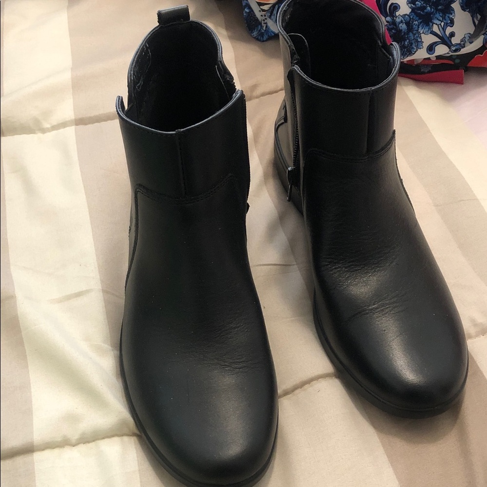 Flexi Black Leather Ankle Booties with Side Elastic